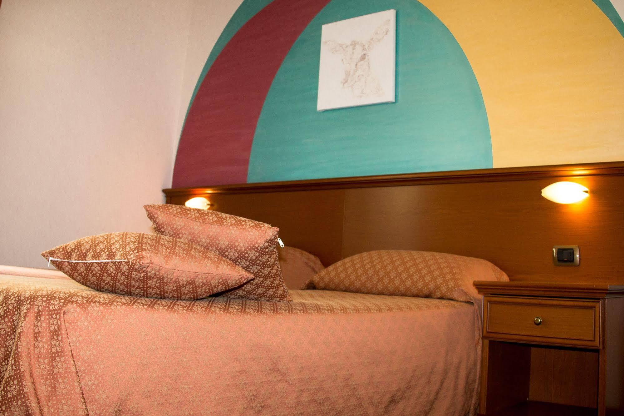 Crabun Hotel ปอนต์-เซนต์-มาร์ติน ภายนอก รูปภาพ